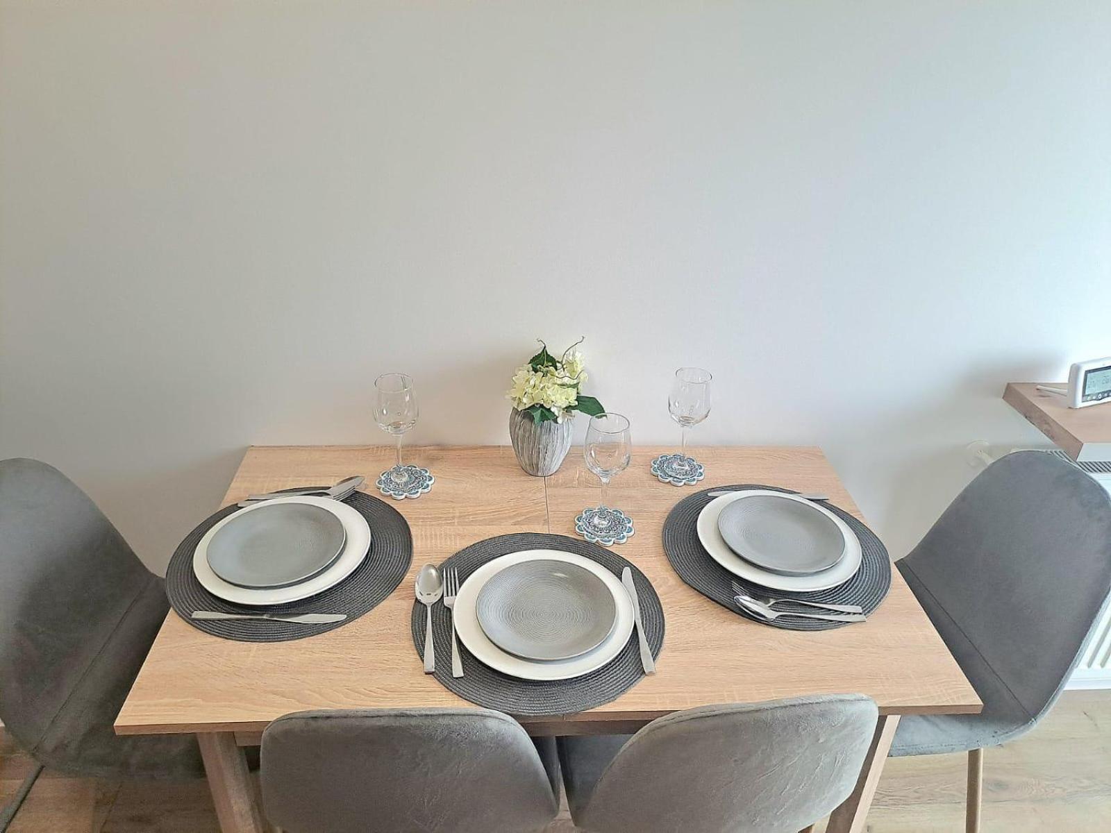 Mountain Breeze Luxury Apartment Ac & Parcare Privata Braşov Esterno foto