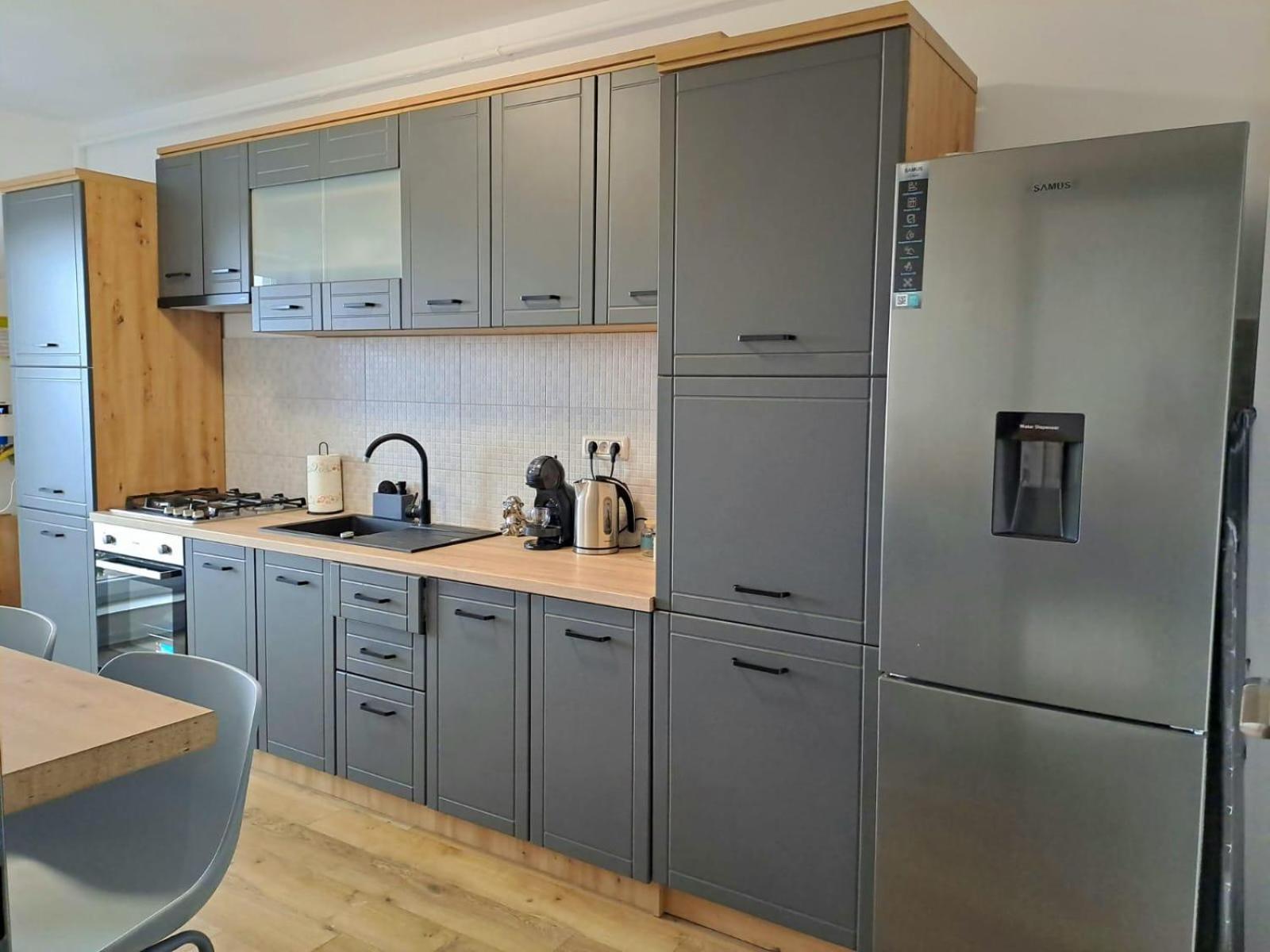 Mountain Breeze Luxury Apartment Ac & Parcare Privata Braşov Esterno foto